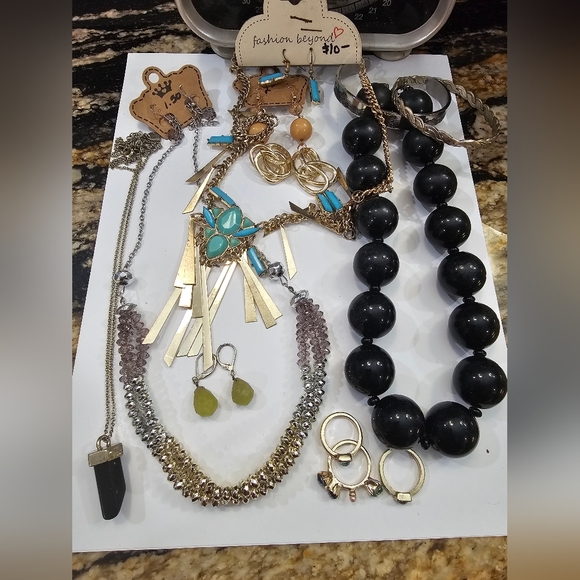 Assorted Jewelry LOT 4.5lbs Bag#15 - Picture 8 of 16